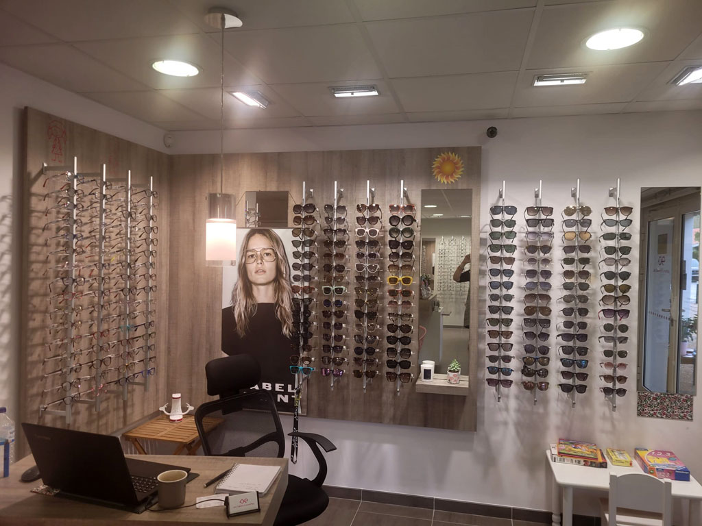 L’intérieur de notre boutique les sœurs à lunettes